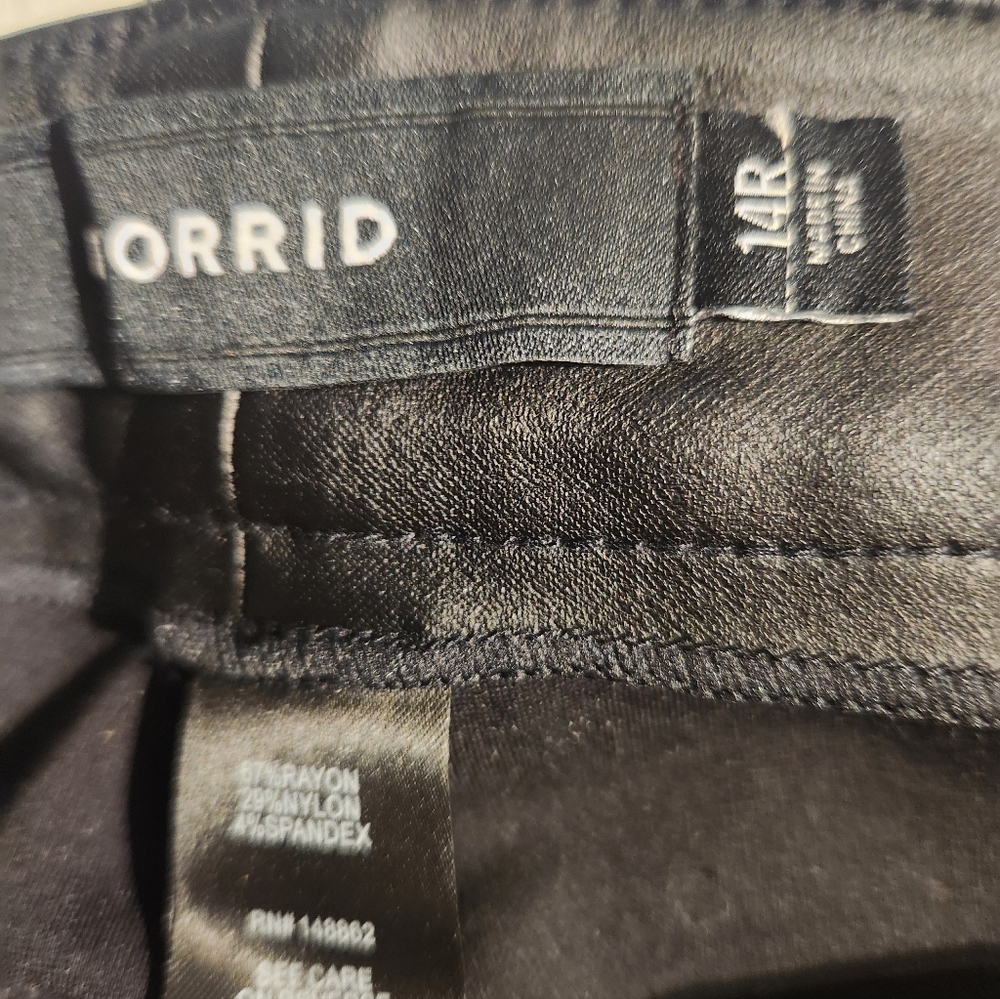 Torrid Black Faux Leather Pants . Skinny Leg with zippers, Zipper Pocket Details - Picture 3 of 3